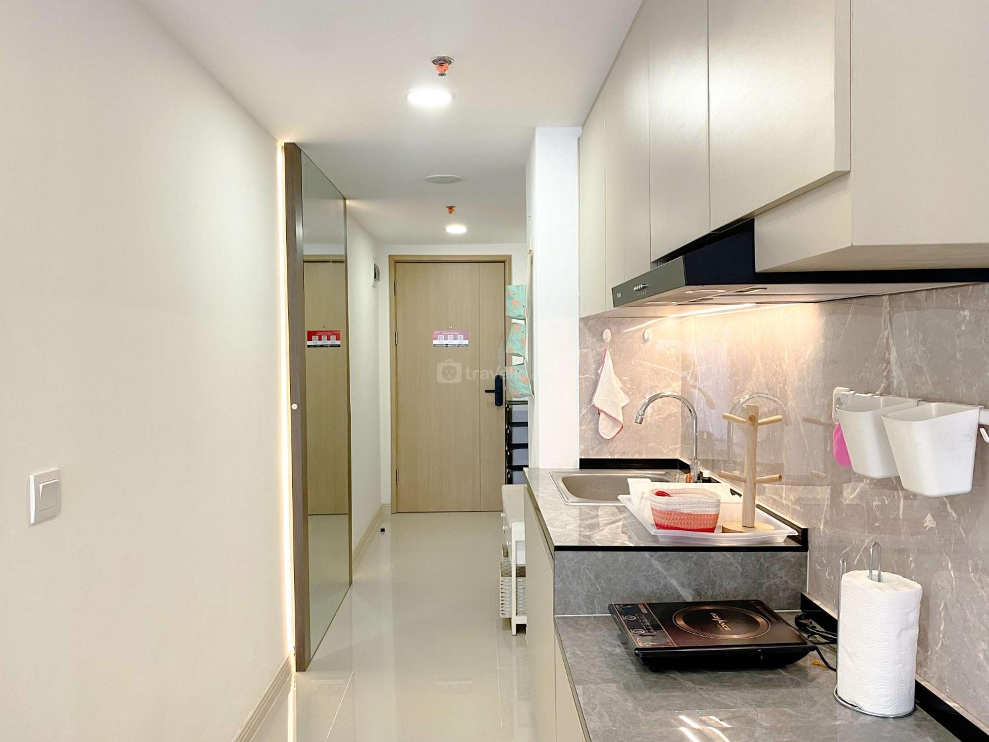 Best Deal And Comfy 2Br At Meikarta Apartment By Travelio Cikarang Exteriör bild