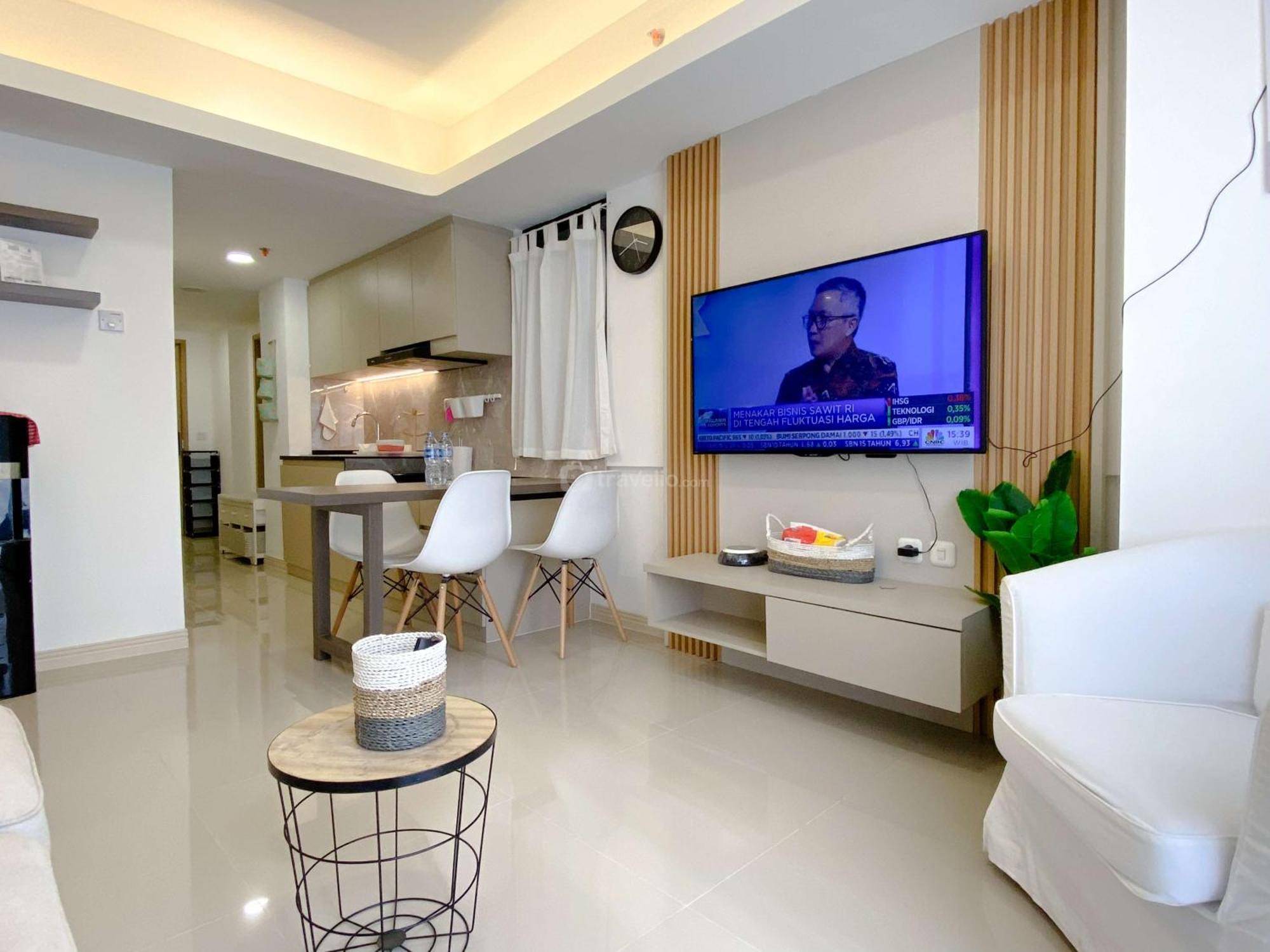 Best Deal And Comfy 2Br At Meikarta Apartment By Travelio Cikarang Exteriör bild